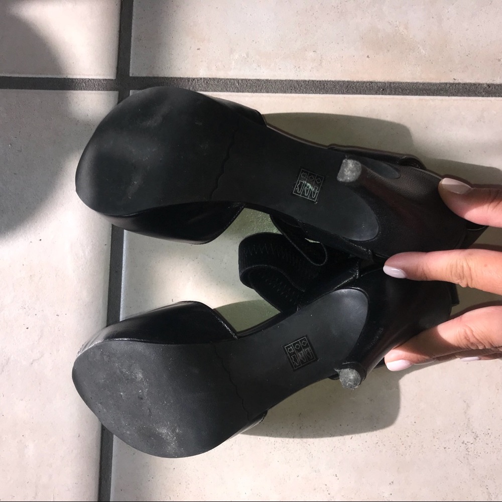 Moda Black Heels - Picture 4 of 5
